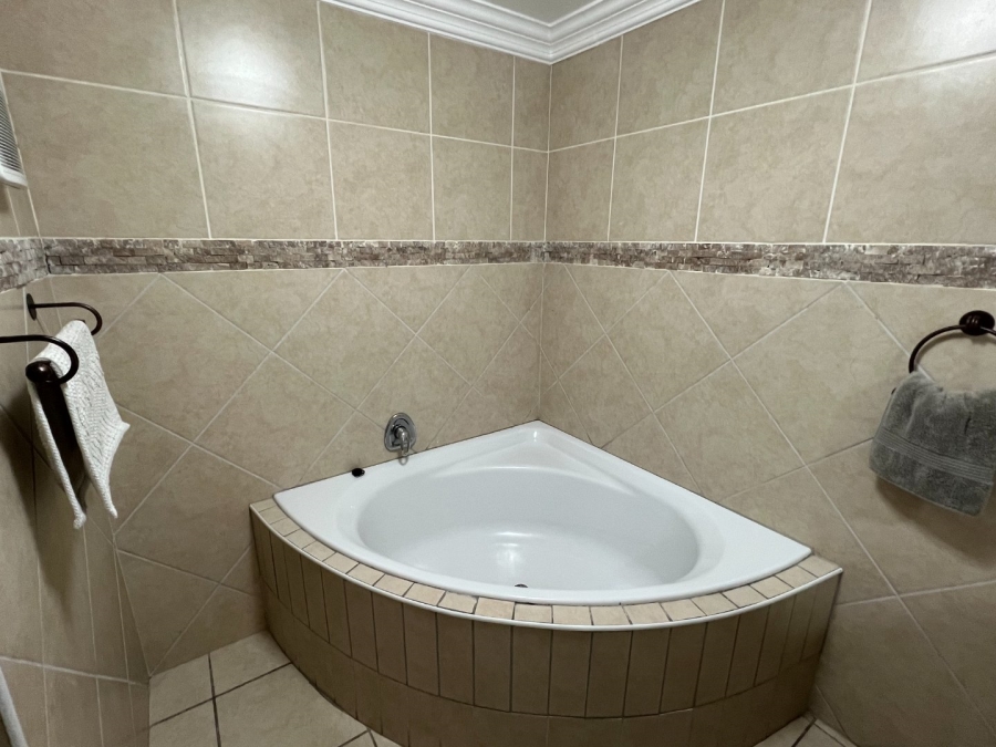 2 Bedroom Property for Sale in Jeffreys Bay Central Eastern Cape